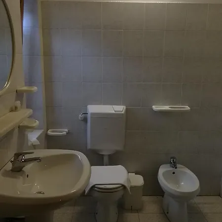 מלון Pub Ristorante Nigra מונז'ובט