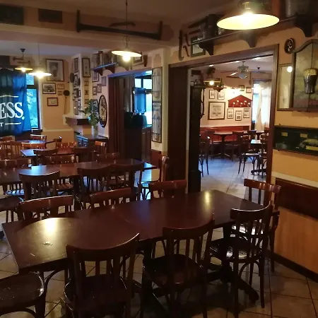 Pub Ristorante Nigra מלון 2*